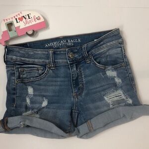AMERICAN EAGLE OUTFITTERS light wash Jean shorts size 4